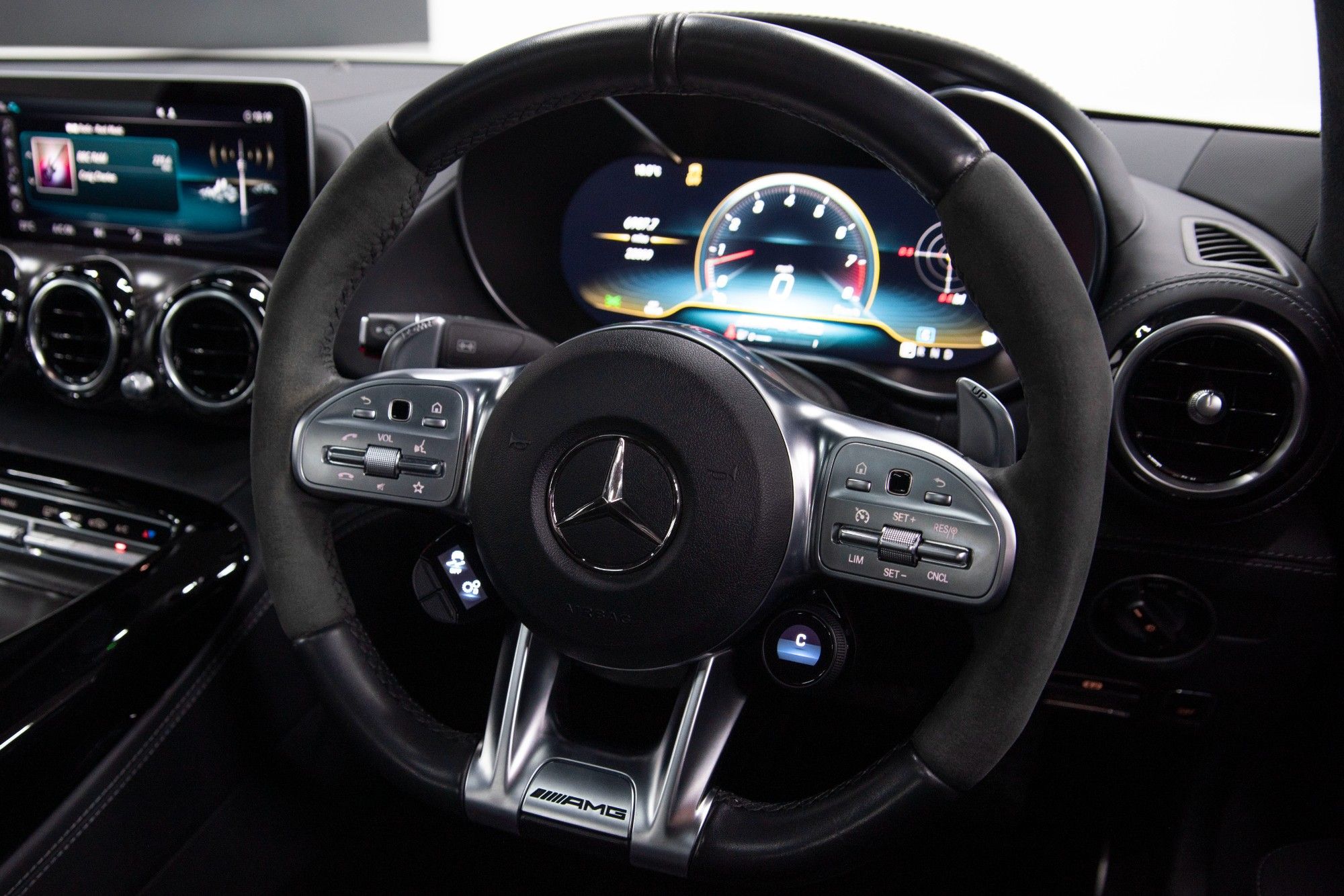 USED 2019 19 MERCEDES-BENZ GT 4.0 AMG GT S PREMIUM 