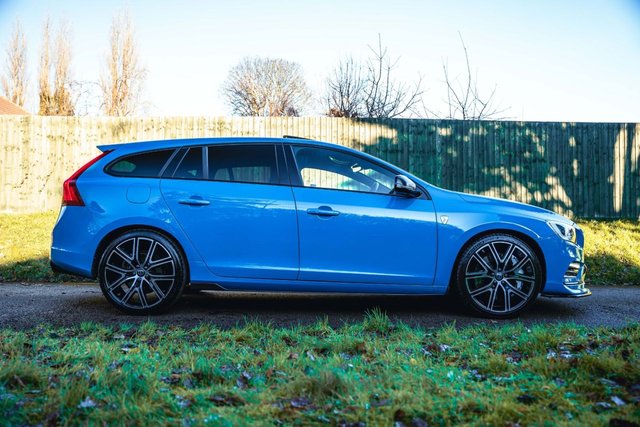 View our VOLVO V60