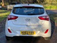 USED 2013 63 HYUNDAI I30 1.6 STYLE NAV BLUE DRIVE CRDI  5d 126 BHP 