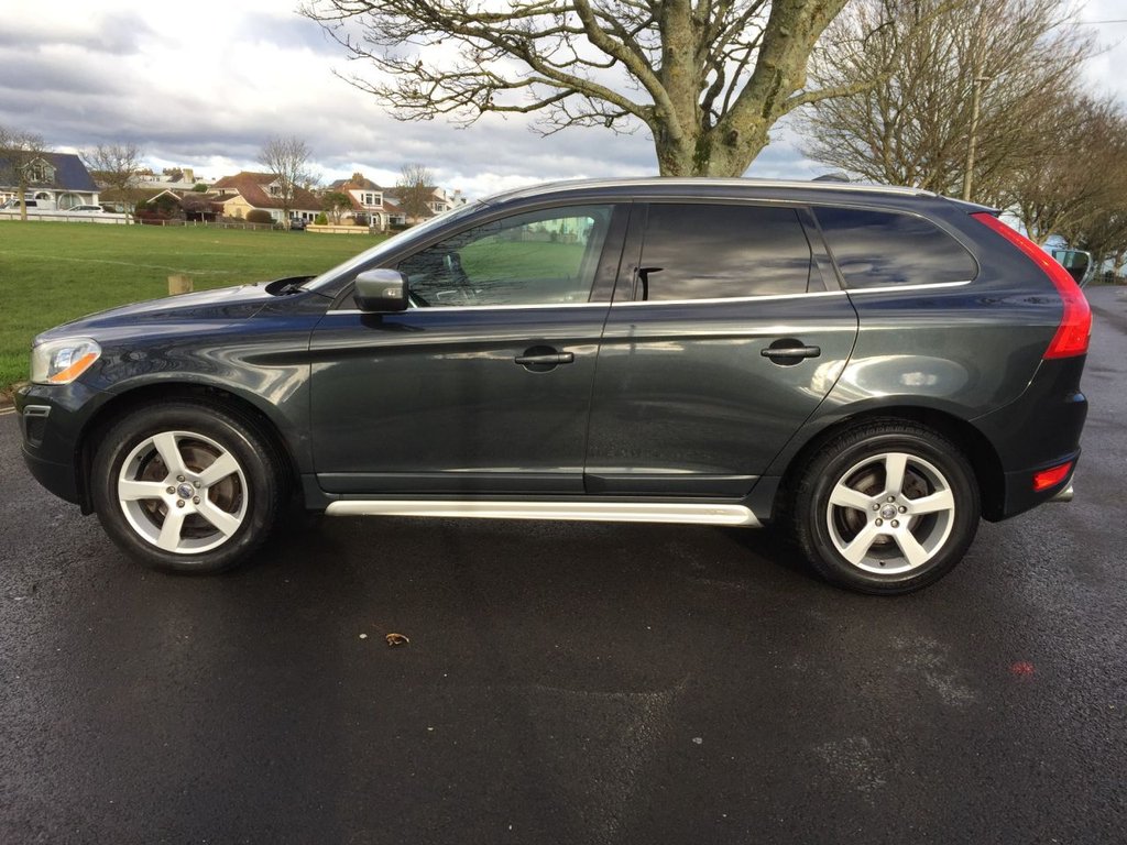 USED 2013 13 VOLVO XC60 2.4 D5 R-DESIGN NAV AWD 5d 212 BHP DAB + SAT NAV
