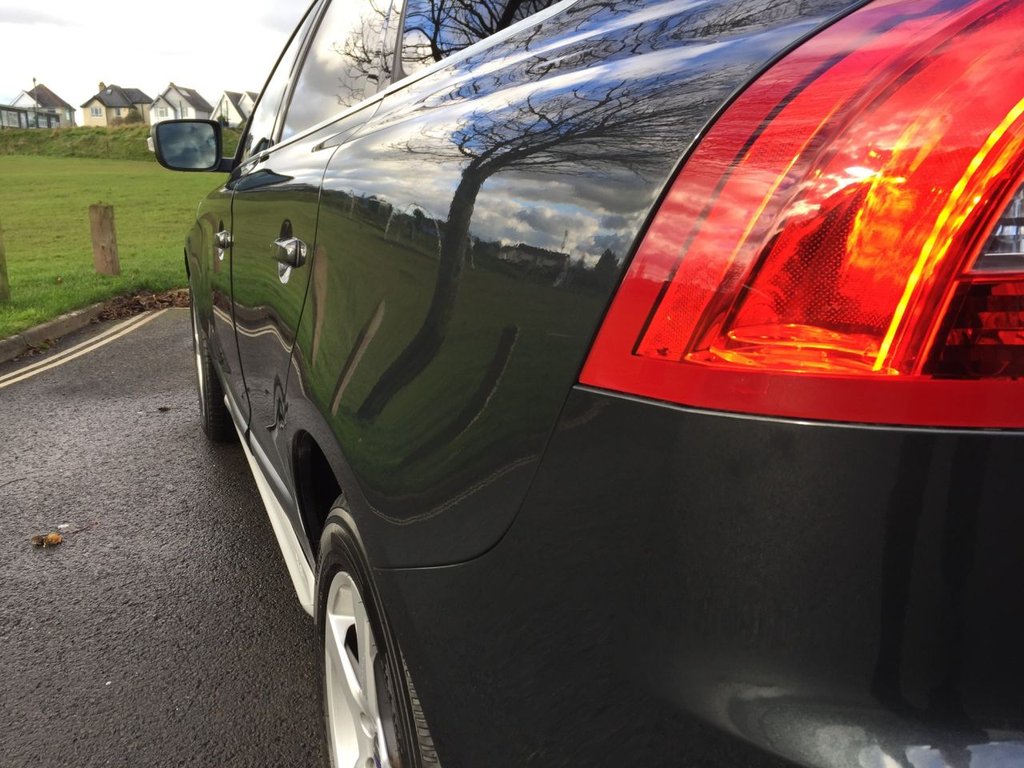 USED 2013 13 VOLVO XC60 2.4 D5 R-DESIGN NAV AWD 5d 212 BHP DAB + SAT NAV