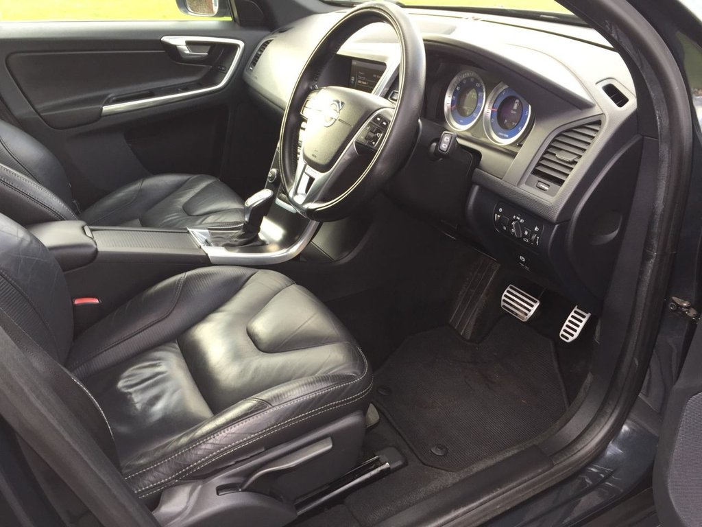 USED 2013 13 VOLVO XC60 2.4 D5 R-DESIGN NAV AWD 5d 212 BHP DAB + SAT NAV