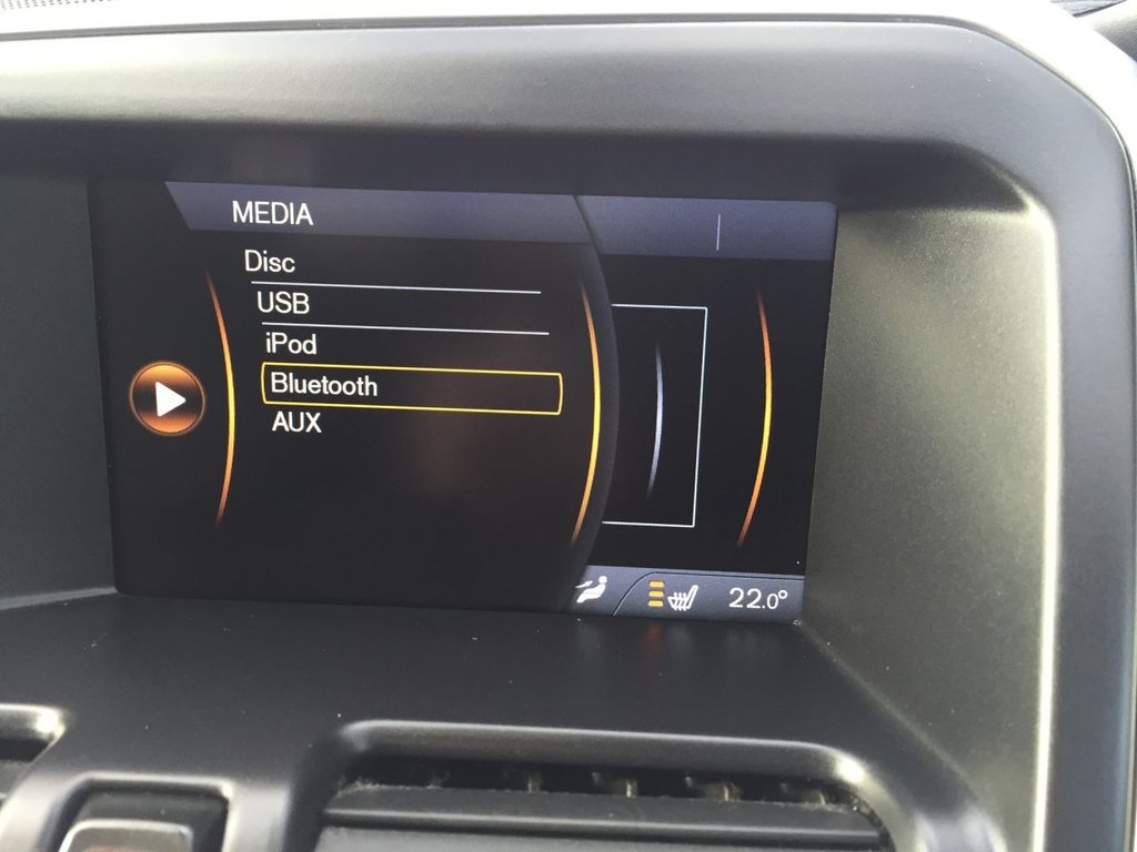 USED 2013 13 VOLVO XC60 2.4 D5 R-DESIGN NAV AWD 5d 212 BHP DAB + SAT NAV