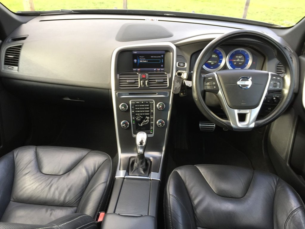 USED 2013 13 VOLVO XC60 2.4 D5 R-DESIGN NAV AWD 5d 212 BHP DAB + SAT NAV