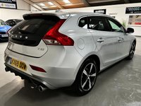 USED 2019 69 VOLVO V40 1.5 T3 R-DESIGN EDITION 5d 151 BHP REAR CAM+NAV+BLUETOOTH+18"
