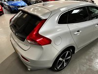 USED 2019 69 VOLVO V40 1.5 T3 R-DESIGN EDITION 5d 151 BHP REAR CAM+NAV+BLUETOOTH+18"