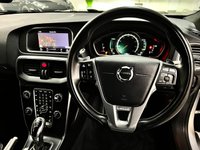 USED 2019 69 VOLVO V40 1.5 T3 R-DESIGN EDITION 5d 151 BHP REAR CAM+NAV+BLUETOOTH+18"