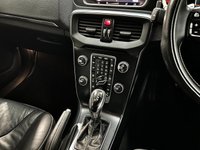 USED 2019 69 VOLVO V40 1.5 T3 R-DESIGN EDITION 5d 151 BHP REAR CAM+NAV+BLUETOOTH+18"