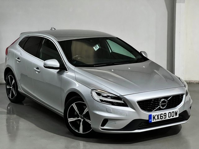 2019 69 Volvo V40 1.5 T3 R-DESIGN EDITION 5d 151 BHP