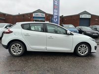 USED 2015 15 RENAULT MEGANE 1.5 DYNAMIQUE TOMTOM ENERGY DCI S/S 5d 110 BHP FULL SERVICE HISTORY +  PART LEATHER TRIM +  REAR PARKING AID +  CRUISE CONTROL +  SAT NAV +  BLUETOOTH +  START STOP +  DUAL CLIMATE CONTROL +  USB +  AUX +