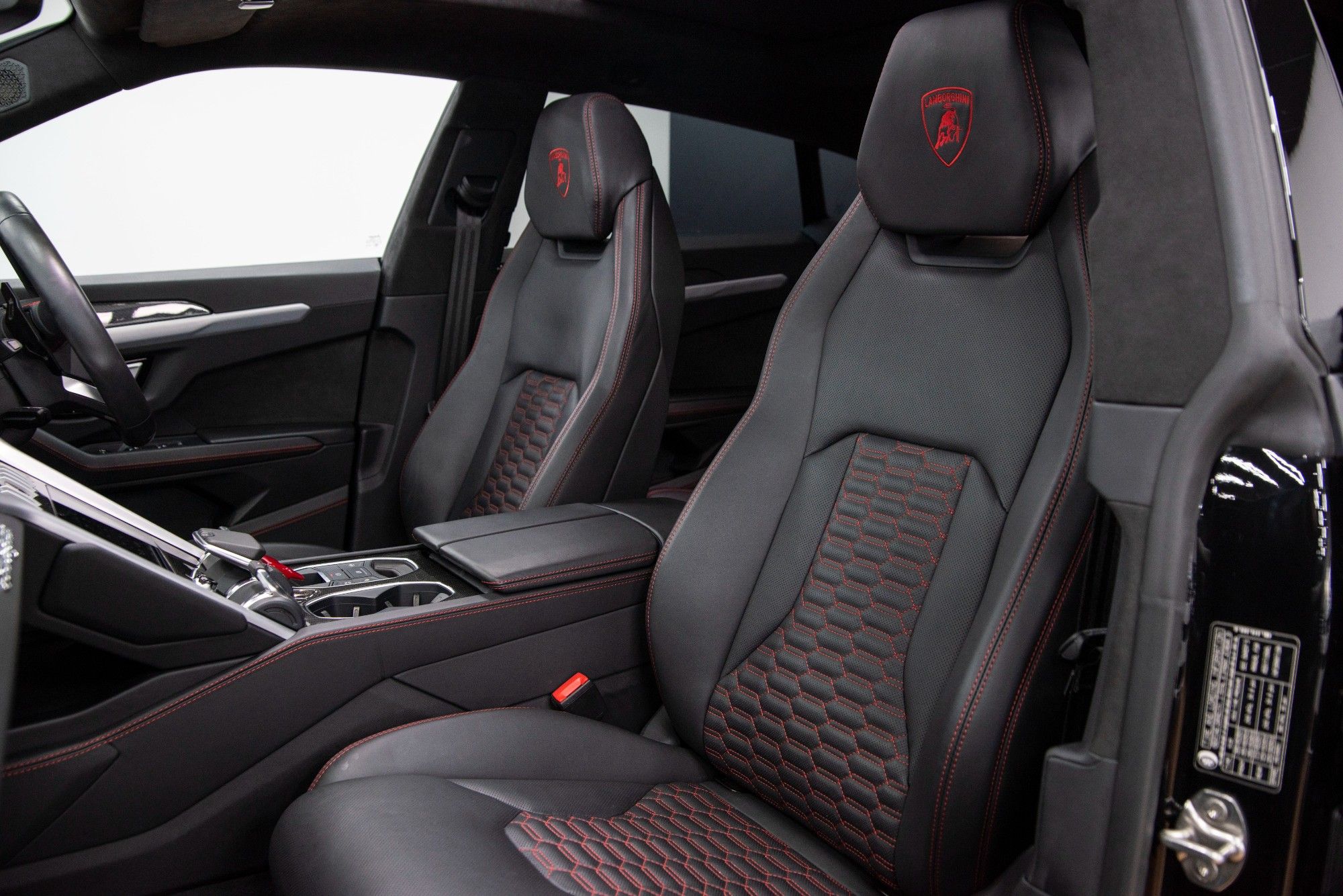 USED 2021 71 LAMBORGHINI URUS  V8 5d Auto 641 BHP 