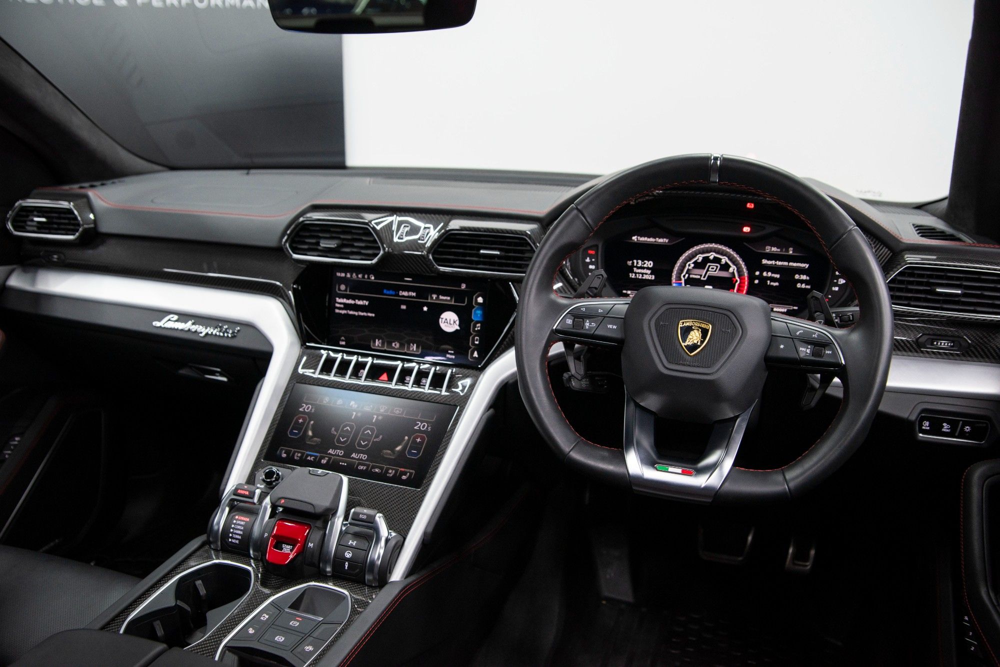 USED 2021 71 LAMBORGHINI URUS  V8 5d Auto 641 BHP 