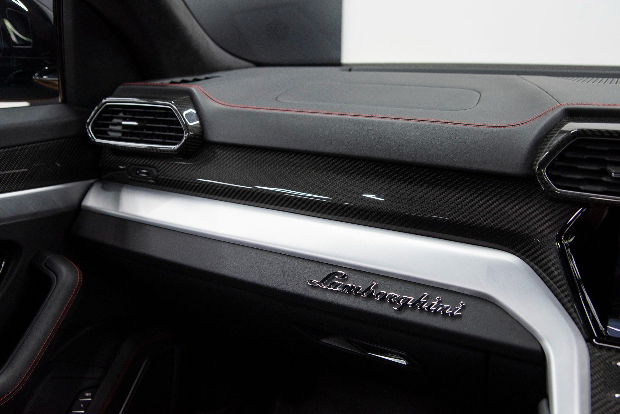 USED 2021 71 LAMBORGHINI URUS  V8 5d Auto 641 BHP 