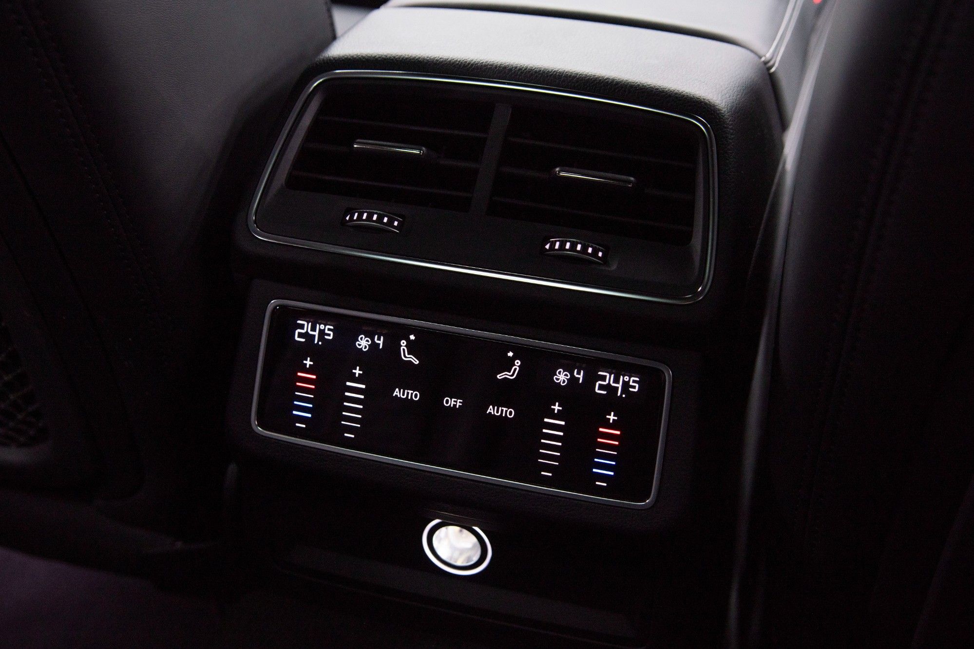 USED 2020 69 AUDI A6 RS 6 AVANT TFSI QUATTRO LAUNCH EDITION MHEV 