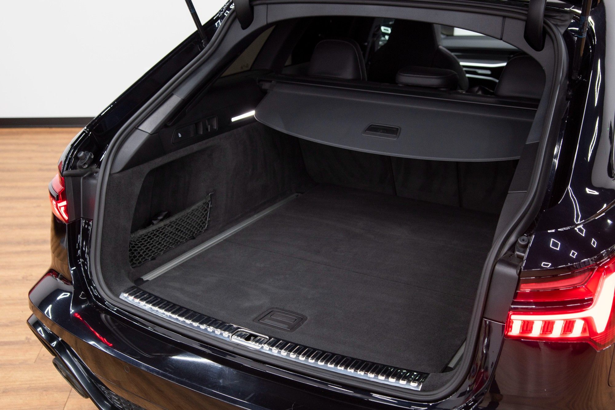USED 2020 69 AUDI A6 RS 6 AVANT TFSI QUATTRO LAUNCH EDITION MHEV 