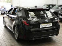 USED 2019 69 TOYOTA COROLLA 1.8 VVT-I ICON TECH 5d 121 BHP SAT NAV CRUISE PARKING SENSORS 1 OWNER EXCELLENT SERVICE HISTORY TOYOTA WARRANTY TILL NOV 2029