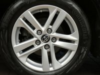 USED 2019 69 TOYOTA COROLLA 1.8 VVT-I ICON TECH 5d 121 BHP SAT NAV CRUISE PARKING SENSORS 1 OWNER EXCELLENT SERVICE HISTORY TOYOTA WARRANTY TILL NOV 2029