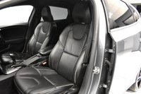 USED 2017 67 VOLVO V40 2.0 D2 R-DESIGN PRO 5 DOOR **&pound;199 A MONTH WITH &pound;2095 DEPOSIT**