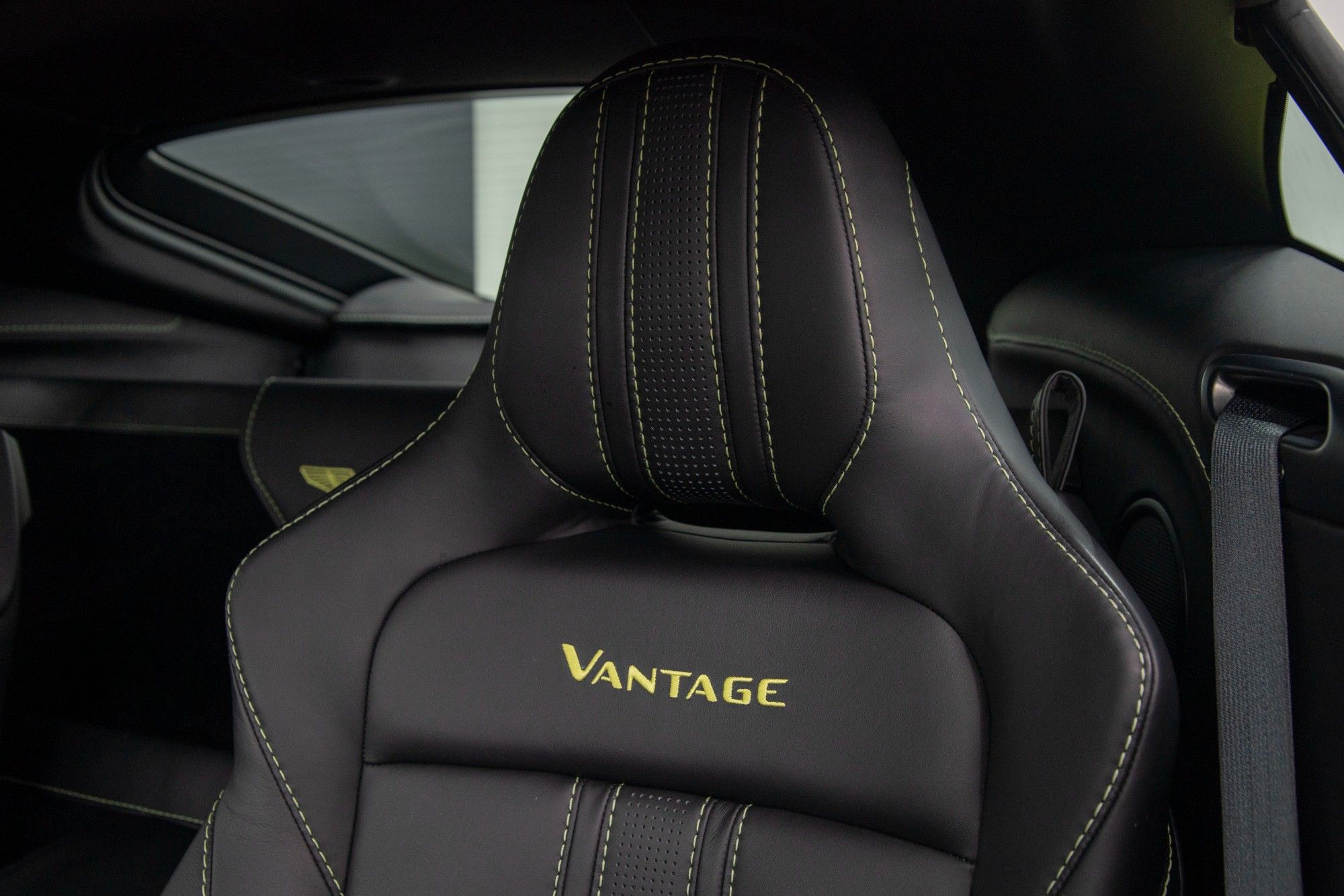 USED 2018 18 ASTON MARTIN VANTAGE 4.0 V8 