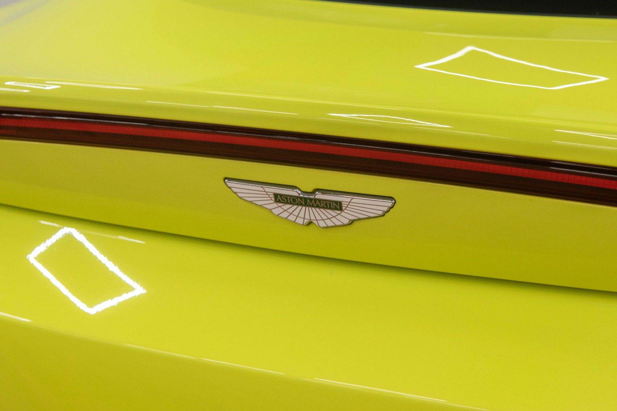 USED 2018 18 ASTON MARTIN VANTAGE 4.0 V8 