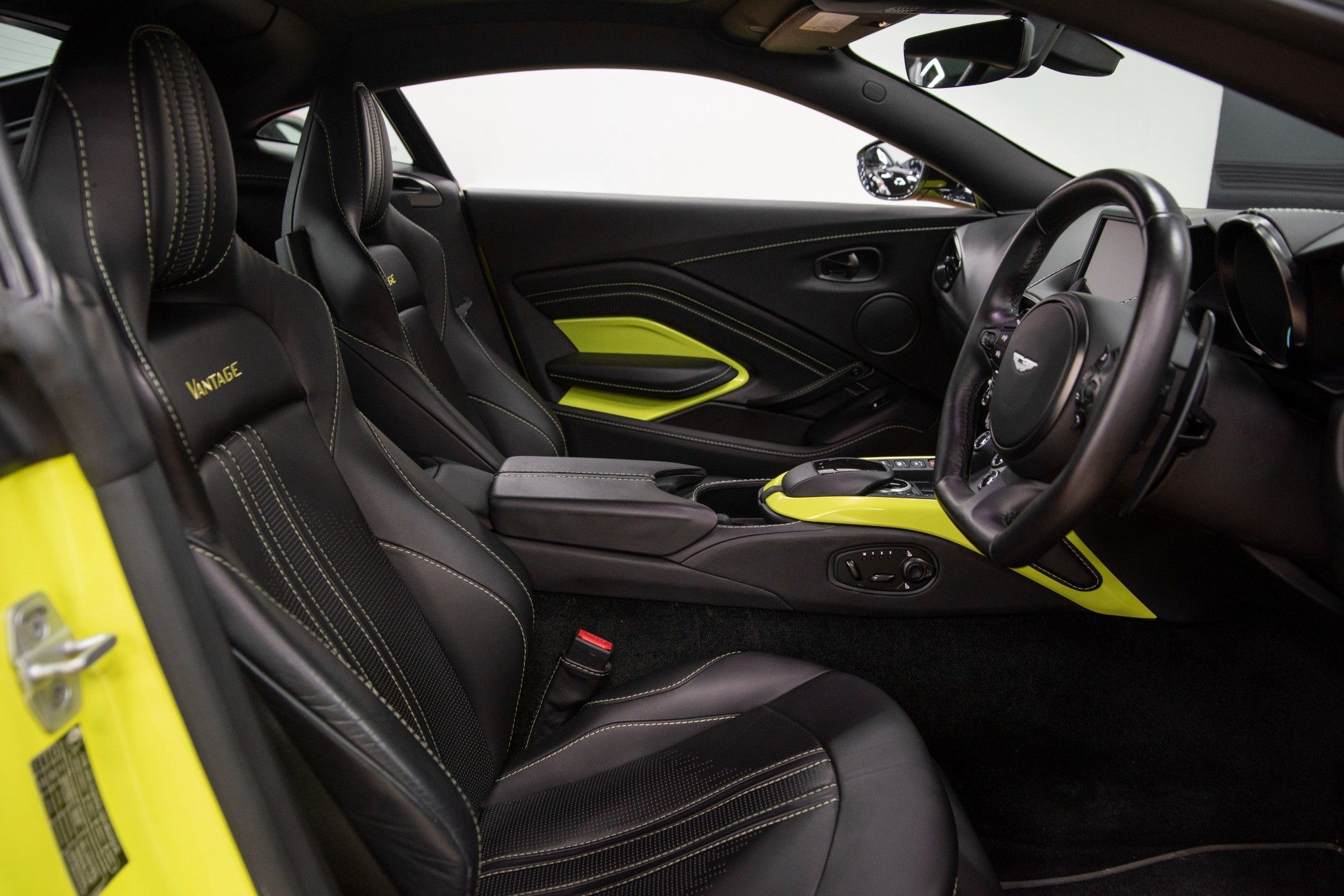 USED 2018 18 ASTON MARTIN VANTAGE 4.0 V8 