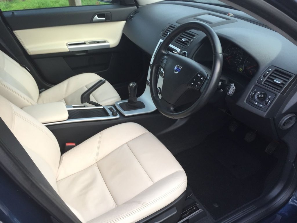 USED 2012 12 VOLVO V50 1.6 DRIVE SE LUX EDITION S/S 5d 113 BHP FULL SERVICE HISTORY
