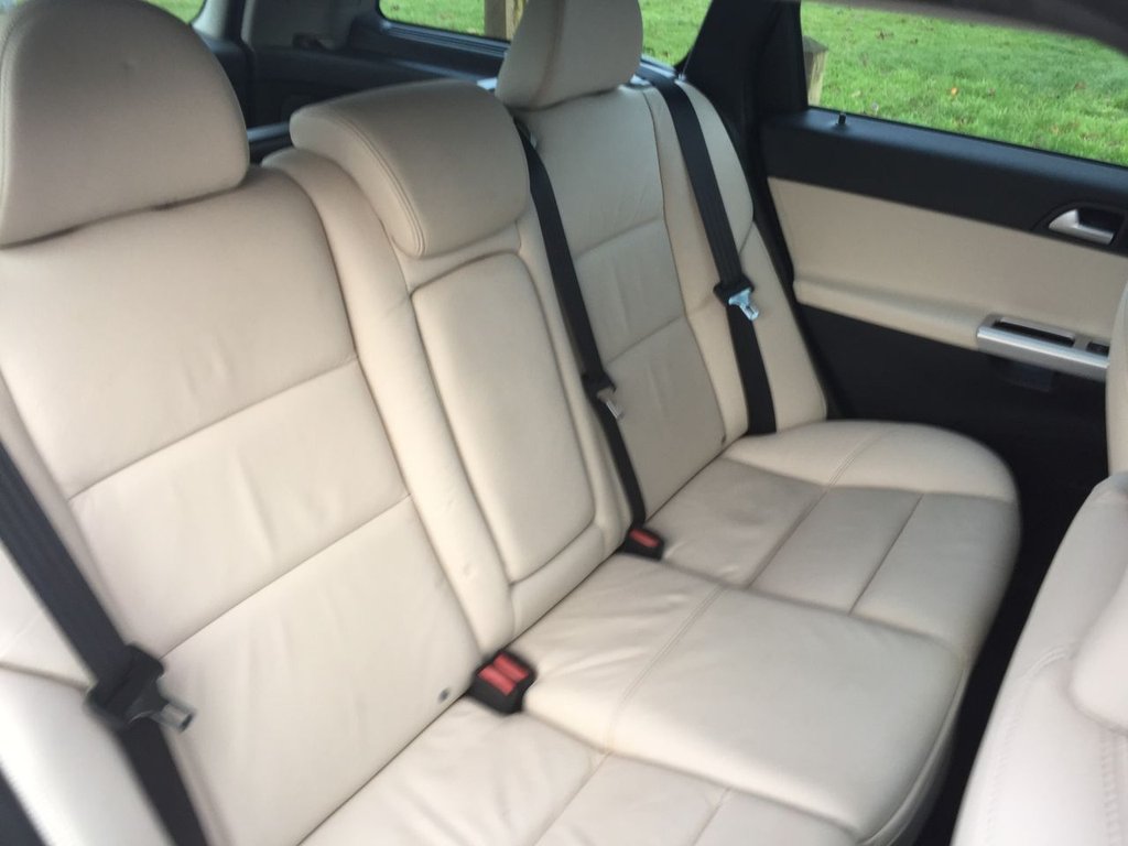 USED 2012 12 VOLVO V50 1.6 DRIVE SE LUX EDITION S/S 5d 113 BHP FULL SERVICE HISTORY