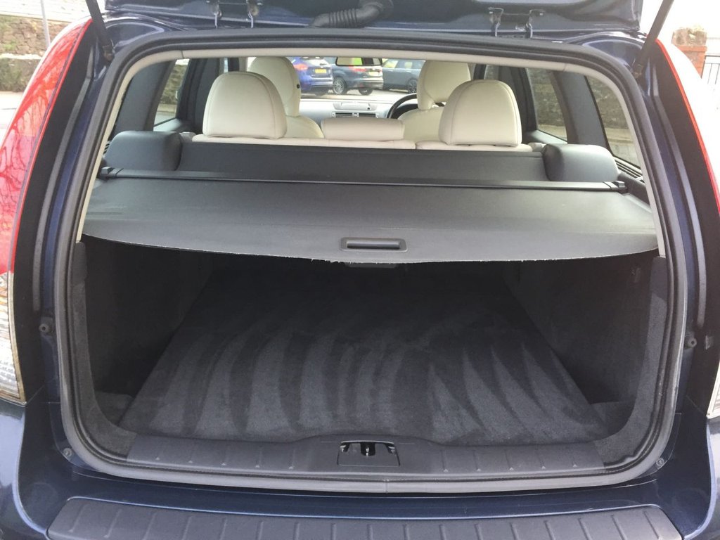 USED 2012 12 VOLVO V50 1.6 DRIVE SE LUX EDITION S/S 5d 113 BHP FULL SERVICE HISTORY