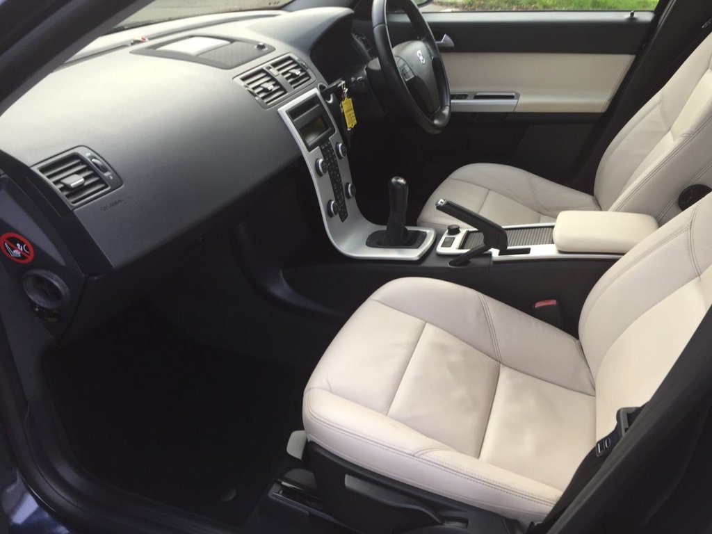 USED 2012 12 VOLVO V50 1.6 DRIVE SE LUX EDITION S/S 5d 113 BHP FULL SERVICE HISTORY