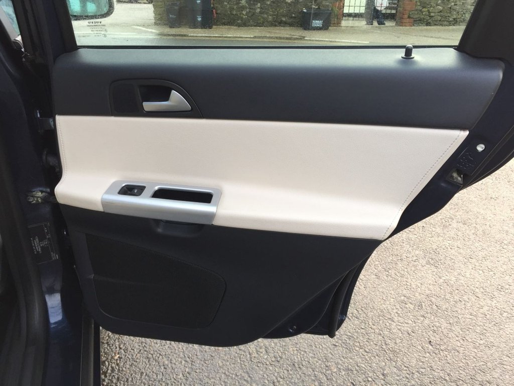 USED 2012 12 VOLVO V50 1.6 DRIVE SE LUX EDITION S/S 5d 113 BHP FULL SERVICE HISTORY