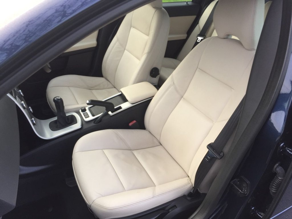 USED 2012 12 VOLVO V50 1.6 DRIVE SE LUX EDITION S/S 5d 113 BHP FULL SERVICE HISTORY
