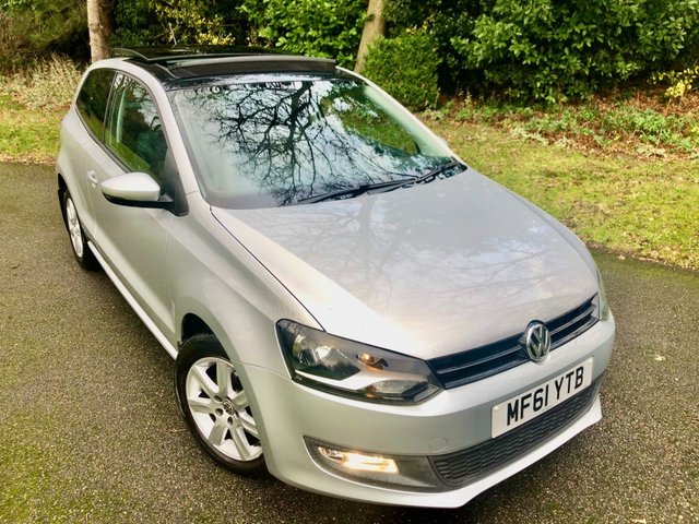 2011 61 Volkswagen Polo 1.4 MATCH 3d 83 BHP 1 LADY OWNER+HUSBAND WITH ONLY 33,600 MILES//BIG PANORAMIC GLASS SUNROOF//X9 SERVICE STAMPS//REAR PARK SENSORS//AIRCON//FRONT FOG LIGHTS//REMOTE LOCKING//PRIVACY GLASS//ALLOY WHEELS//MUDFLAPS//X9 VW MAIN DEALER/SPECALIST SERVICE //MULTI-FUNCTION LEATHER STEERING WHEEL