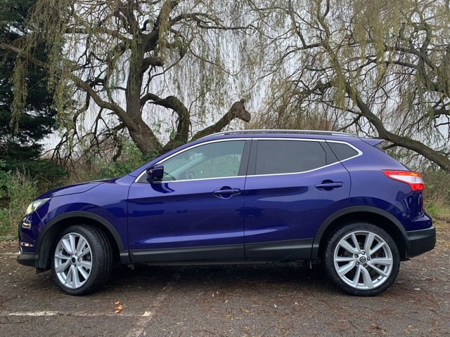 View our NISSAN QASHQAI