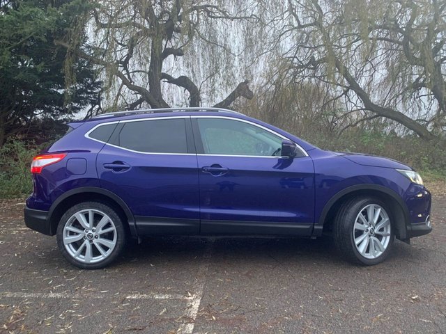 View our NISSAN QASHQAI