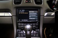 USED 2014 64 PORSCHE CAYMAN 2.7 24V PDK 2d 275 BHP HEATED AND VENTILATED SEATS, BOSE STEREO, TWO TONE LEATHER, 20 INCH CARRERA CLASSIC WHEELS, 24 MONTH WARRANTY