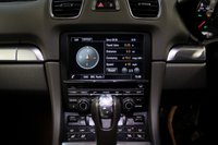 USED 2014 64 PORSCHE CAYMAN 2.7 24V PDK 2d 275 BHP HEATED AND VENTILATED SEATS, BOSE STEREO, TWO TONE LEATHER, 20 INCH CARRERA CLASSIC WHEELS, 24 MONTH WARRANTY