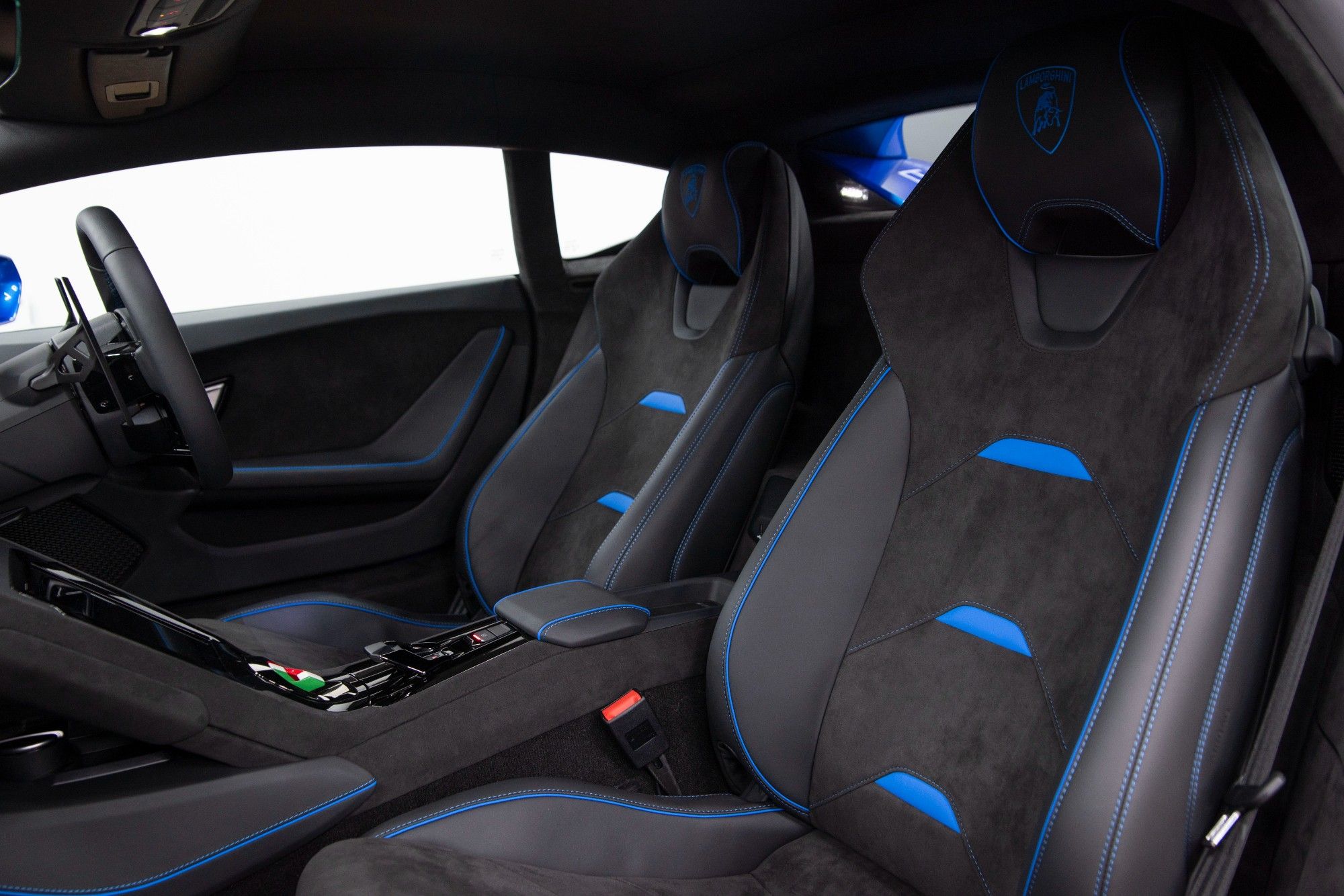 USED 2023 73 LAMBORGHINI HURACAN 5.2 TECNICA COUPE