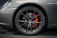 USED 2017 17 PORSCHE 911 3.0 CARRERA S PDK 2d 414 BHP POWER UPGRADE KIT!, GLASS SUNROOF - HEATED AND VENTILATED SEATS - PARKING SENSORS FRONT & REAR WITH REVERSE CAMERA - SPORTS CHRONO PACKAGE - PDLS - BOSE SURROUND STEREO - PORSCHE WARRANTY TO APRIL 2025 - FULL PORSCHE HISTORY, JUST SERVICED AT PORSCHE BROOKLANDS JAN 2024