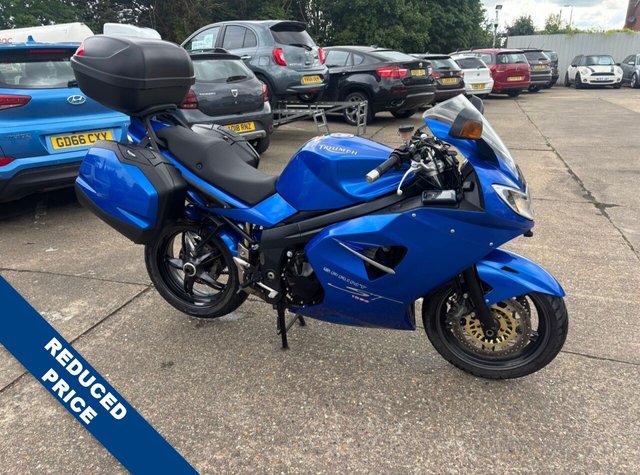 View our TRIUMPH SPRINT ST 1050