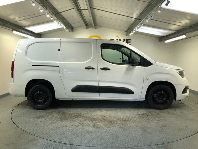 2020 Vauxhall Combo - Photo 9