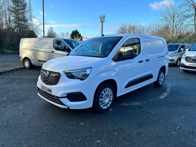 2020 70 Vauxhall Combo 1.5 L2H1 2300 SPORTIVE S/S 101 BHP