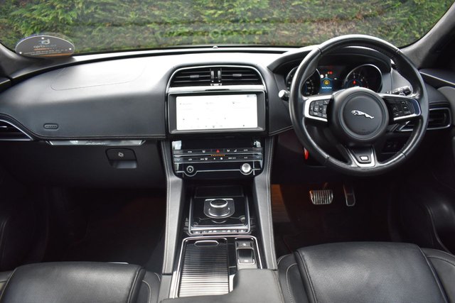2020 JAGUAR F-PACE 2.0 R-SPORT AWD 5d 178 BHP - Photo 12