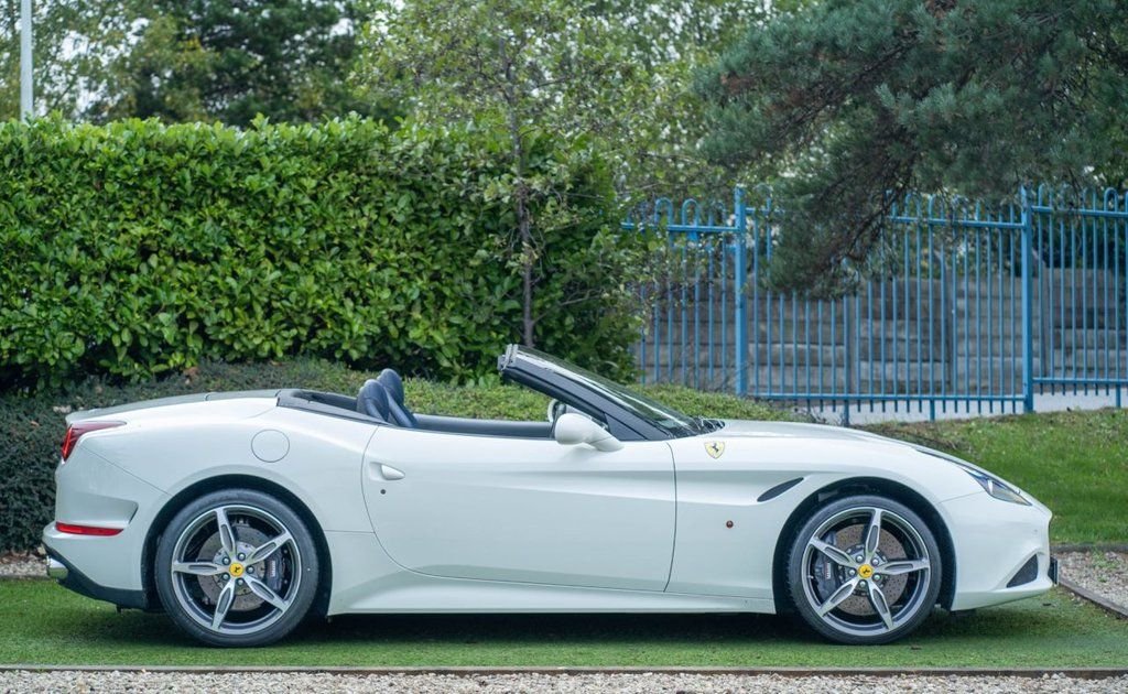 USED 2016 16 FERRARI CALIFORNIA 3.9 DD 2d 560 BHP IMMACULATE EXAMPLE WITH FULL FERRARI HISTORY WITH MAJOR SERVICE AT A COST OF OVER &pound;3000 WITH ALL RECOMMENDATIONS JUST COMPLETED