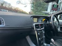 USED 2014 14 VOLVO V40 1.6 D2 R-DESIGN 5d 113 BHP 