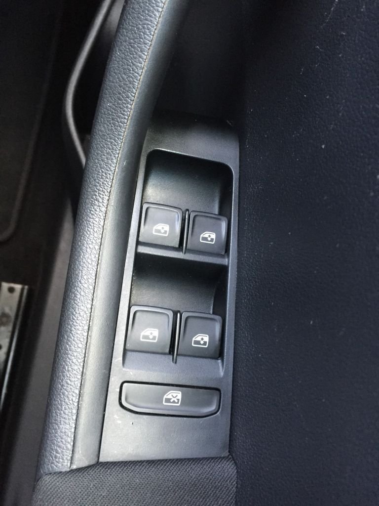 USED 2015 65 SKODA FABIA 1.2 SE L TSI 5d 109 BHP SAT NAV DAB HEATED SEATS