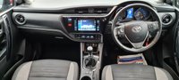 USED 2016 16 TOYOTA AURIS 1.6 D-4D BUSINESS EDITION TOURING SPORTS 5d 110 BHP 16" ALLOYS +  CRUISE CONTROL +  REVERSING CAMERA +  CLIMATE CONTROL +  DAB RADIO + BLUETOOTH +  FRONT HEATED SEATS +  SAT NAV +  START STOP +