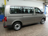 USED 2019 69 VOLKSWAGEN TRANSPORTER SHUTTLE 2.0 T32 TDI SHUTTLE S BMT 5d 101 BHP 8 SEATS AIR CON PARKING SENSORS 6 MONTHS GOLD WARRANTY
