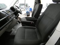 USED 2019 69 VOLKSWAGEN TRANSPORTER SHUTTLE 2.0 T32 TDI SHUTTLE S BMT 5d 101 BHP 8 SEATS AIR CON PARKING SENSORS 6 MONTHS GOLD WARRANTY