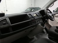 USED 2019 69 VOLKSWAGEN TRANSPORTER SHUTTLE 2.0 T32 TDI SHUTTLE S BMT 5d 101 BHP 8 SEATS AIR CON PARKING SENSORS 6 MONTHS GOLD WARRANTY