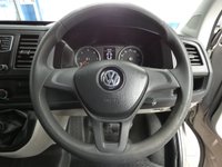 USED 2019 69 VOLKSWAGEN TRANSPORTER SHUTTLE 2.0 T32 TDI SHUTTLE S BMT 5d 101 BHP 8 SEATS AIR CON PARKING SENSORS 6 MONTHS GOLD WARRANTY